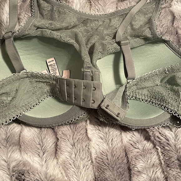 Victoria’s Secret Dream Demi Bra - Picture 2 of 2